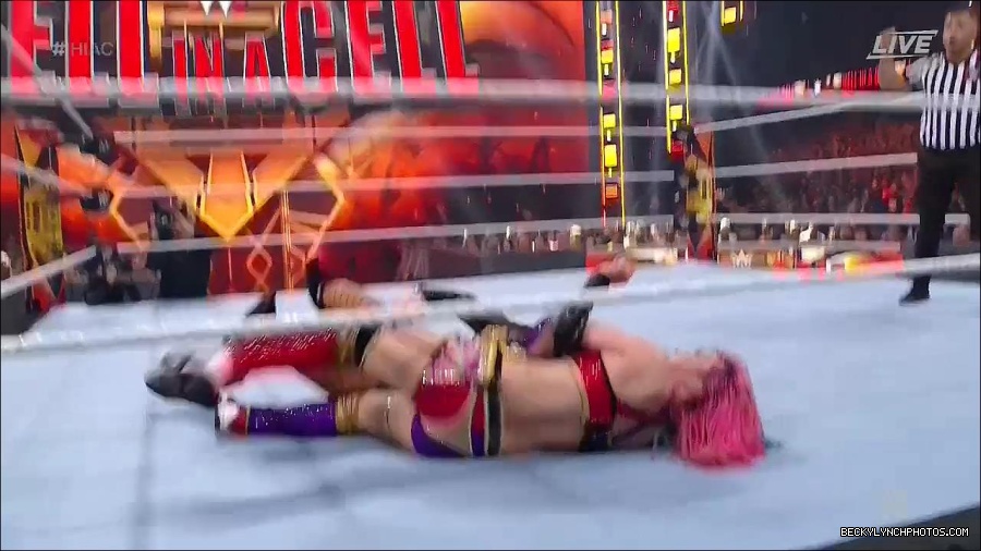 WWE_Hell_In_A_Cell_2022_720p_WEB_h264-HEEL_mp4_001924754.jpg