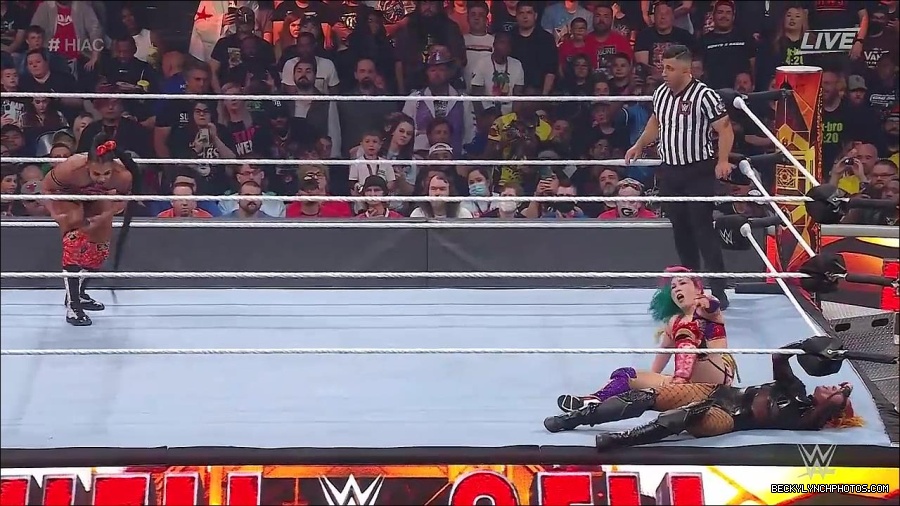 WWE_Hell_In_A_Cell_2022_720p_WEB_h264-HEEL_mp4_001927954.jpg