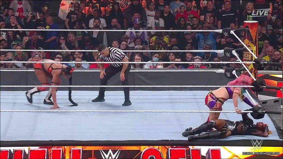 WWE_Hell_In_A_Cell_2022_720p_WEB_h264-HEEL_mp4_001929954.jpg