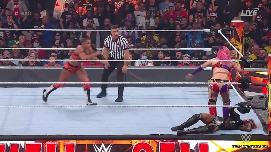 WWE_Hell_In_A_Cell_2022_720p_WEB_h264-HEEL_mp4_001931154.jpg