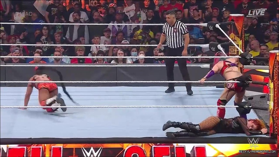WWE_Hell_In_A_Cell_2022_720p_WEB_h264-HEEL_mp4_001933954.jpg