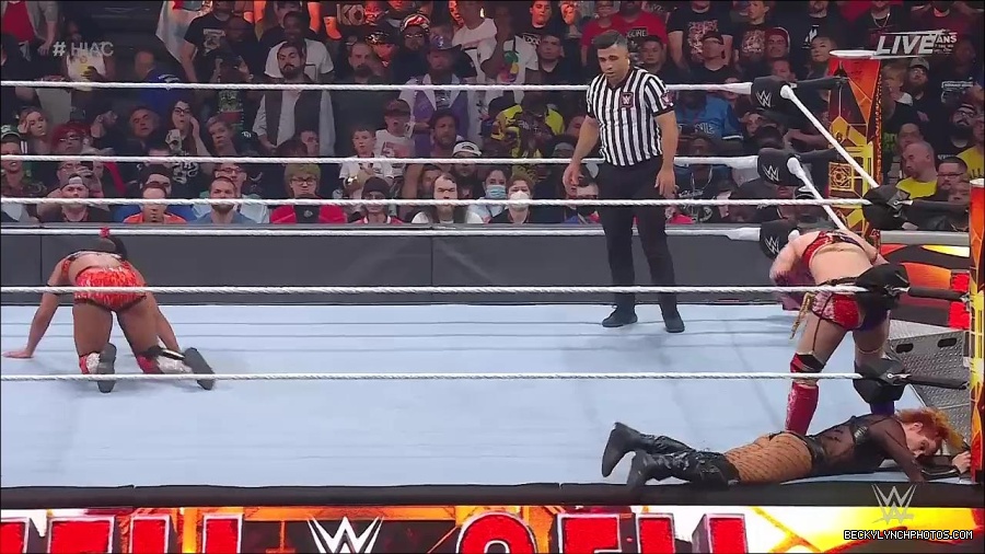 WWE_Hell_In_A_Cell_2022_720p_WEB_h264-HEEL_mp4_001934354.jpg