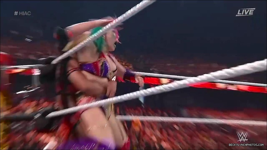 WWE_Hell_In_A_Cell_2022_720p_WEB_h264-HEEL_mp4_001939554.jpg