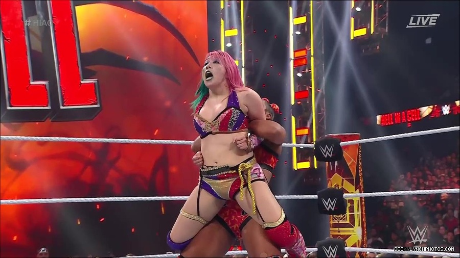 WWE_Hell_In_A_Cell_2022_720p_WEB_h264-HEEL_mp4_001946754.jpg