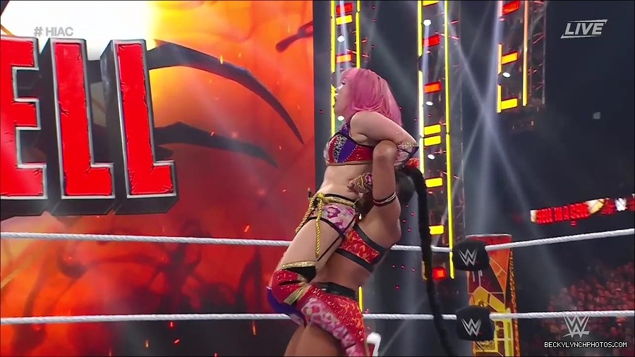 WWE_Hell_In_A_Cell_2022_720p_WEB_h264-HEEL_mp4_001948754.jpg