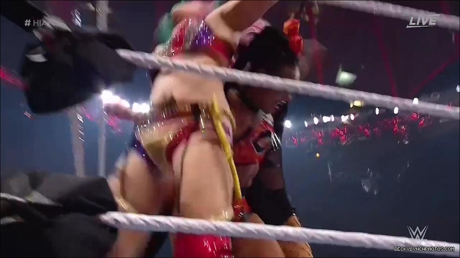 WWE_Hell_In_A_Cell_2022_720p_WEB_h264-HEEL_mp4_001953954.jpg