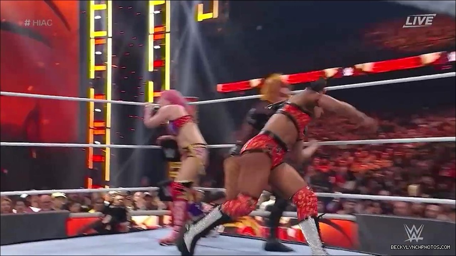 WWE_Hell_In_A_Cell_2022_720p_WEB_h264-HEEL_mp4_001955554.jpg