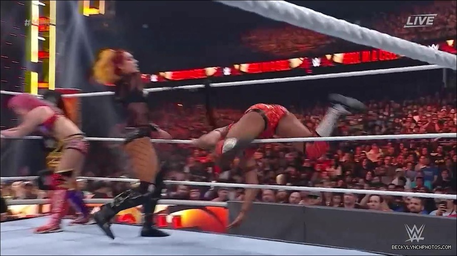 WWE_Hell_In_A_Cell_2022_720p_WEB_h264-HEEL_mp4_001955954.jpg