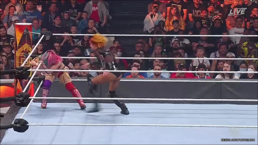 WWE_Hell_In_A_Cell_2022_720p_WEB_h264-HEEL_mp4_001957154.jpg