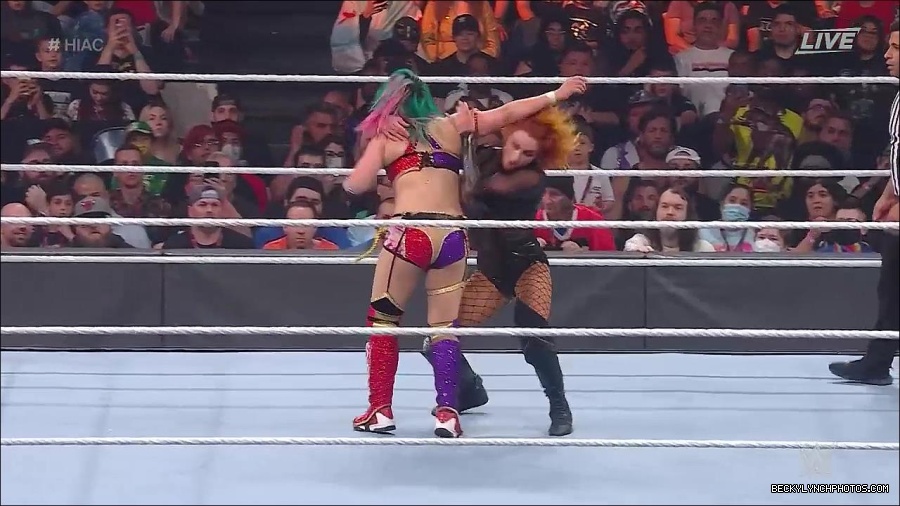 WWE_Hell_In_A_Cell_2022_720p_WEB_h264-HEEL_mp4_001959554.jpg