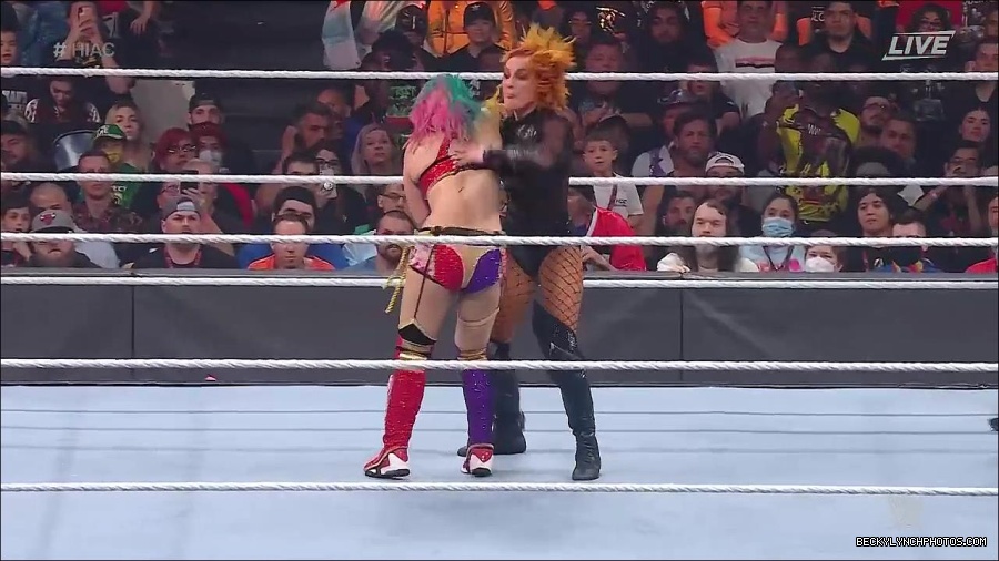 WWE_Hell_In_A_Cell_2022_720p_WEB_h264-HEEL_mp4_001959954.jpg