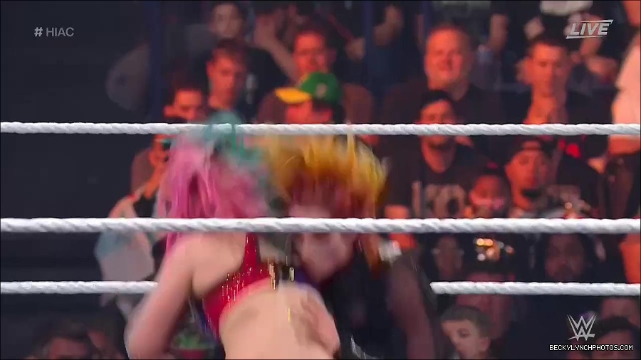 WWE_Hell_In_A_Cell_2022_720p_WEB_h264-HEEL_mp4_001960354.jpg