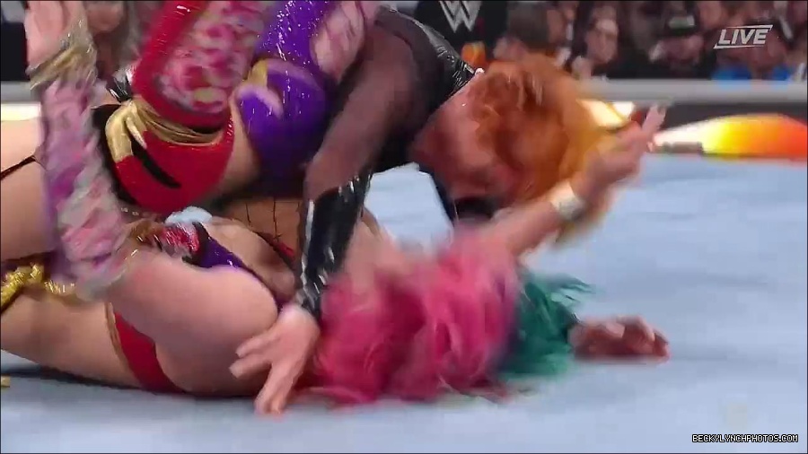 WWE_Hell_In_A_Cell_2022_720p_WEB_h264-HEEL_mp4_001961554.jpg