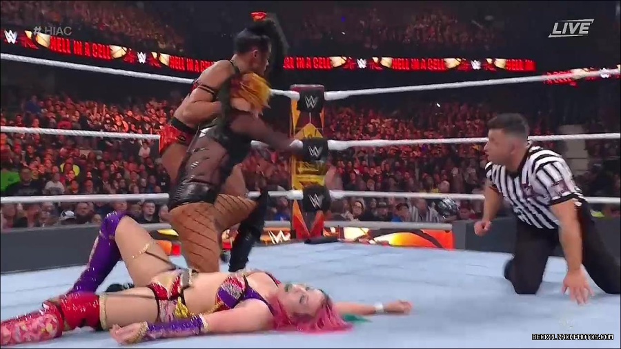 WWE_Hell_In_A_Cell_2022_720p_WEB_h264-HEEL_mp4_001964754.jpg