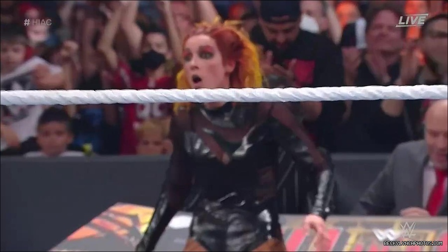 WWE_Hell_In_A_Cell_2022_720p_WEB_h264-HEEL_mp4_001975554.jpg