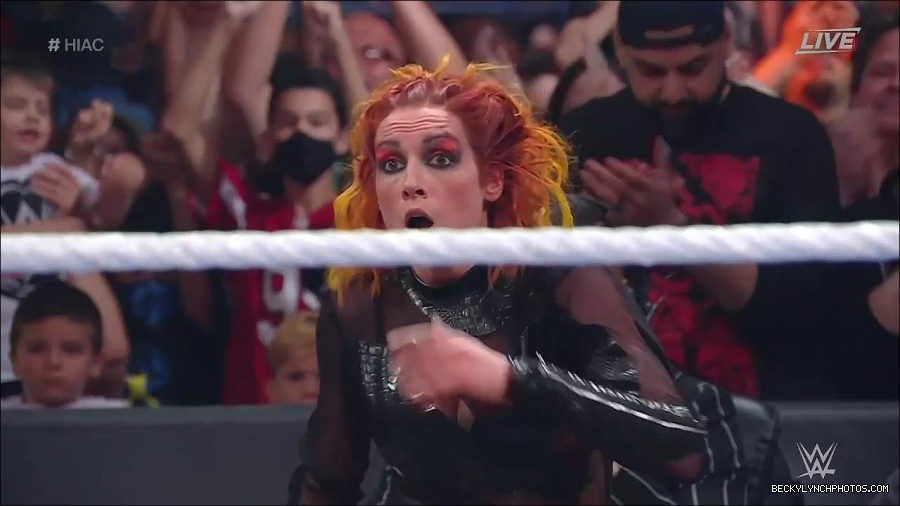 WWE_Hell_In_A_Cell_2022_720p_WEB_h264-HEEL_mp4_001976754.jpg