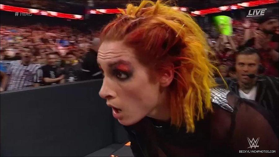 WWE_Hell_In_A_Cell_2022_720p_WEB_h264-HEEL_mp4_001978354.jpg