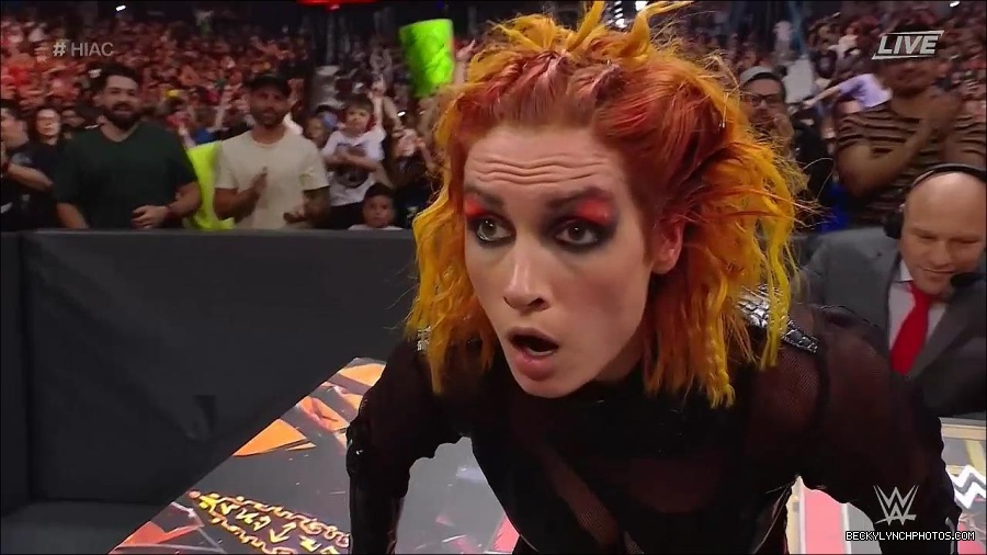 WWE_Hell_In_A_Cell_2022_720p_WEB_h264-HEEL_mp4_001979154.jpg