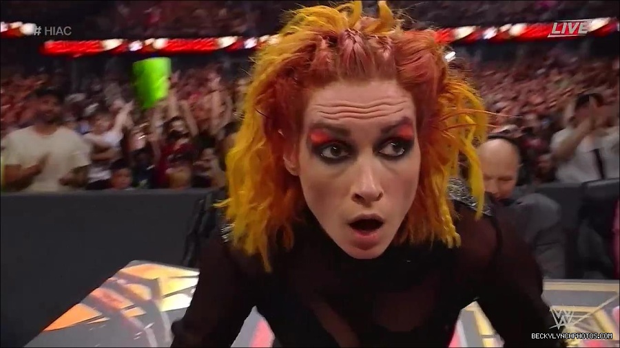 WWE_Hell_In_A_Cell_2022_720p_WEB_h264-HEEL_mp4_001979554.jpg