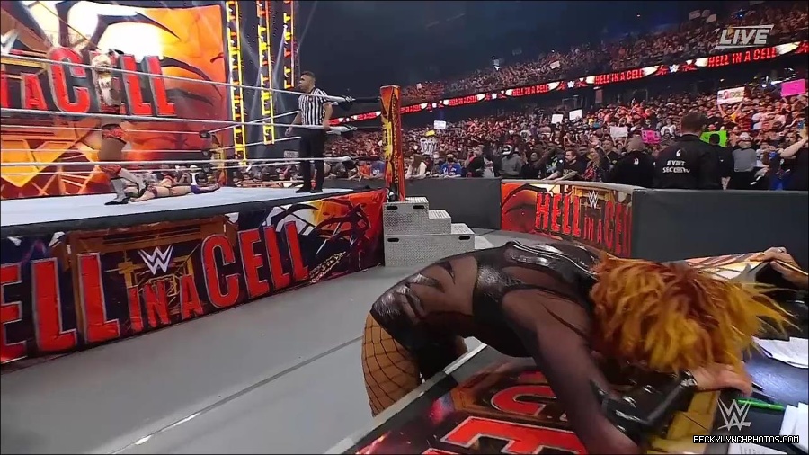 WWE_Hell_In_A_Cell_2022_720p_WEB_h264-HEEL_mp4_001996354.jpg