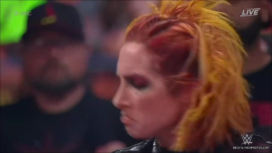 WWE_Hell_In_A_Cell_2022_720p_WEB_h264-HEEL_mp4_002044721.jpg