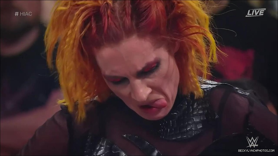 WWE_Hell_In_A_Cell_2022_720p_WEB_h264-HEEL_mp4_002045521.jpg