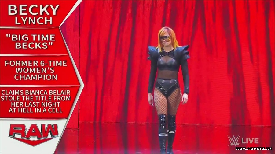 WWE_Monday_Night_Raw_2022_06_06_720p_HDTV_x264-NWCHD_mp4_001384750.jpg