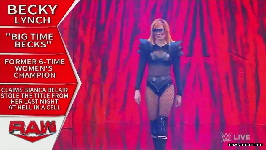WWE_Monday_Night_Raw_2022_06_06_720p_HDTV_x264-NWCHD_mp4_001385551.jpg
