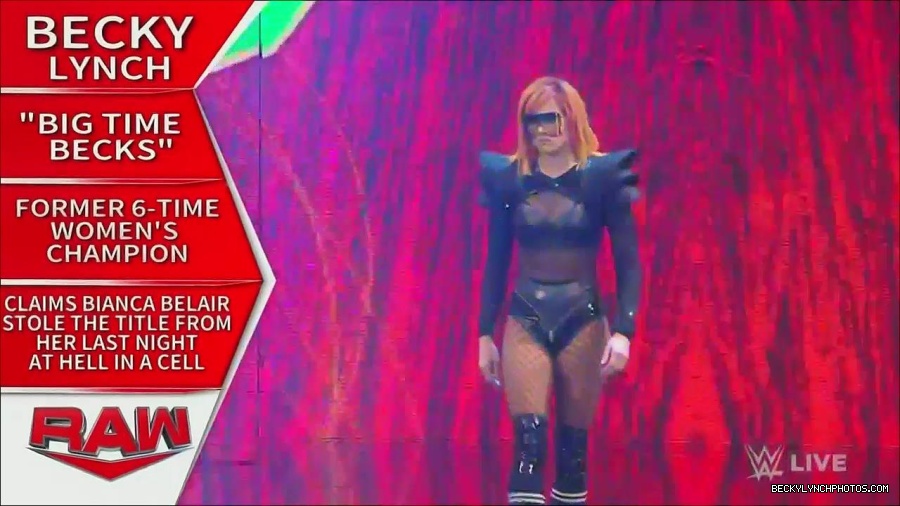 WWE_Monday_Night_Raw_2022_06_06_720p_HDTV_x264-NWCHD_mp4_001385951.jpg