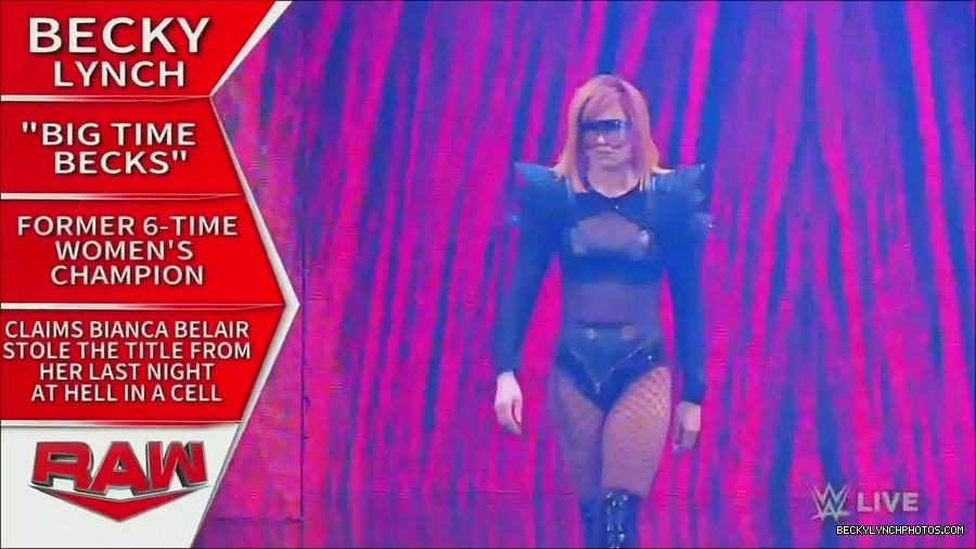 WWE_Monday_Night_Raw_2022_06_06_720p_HDTV_x264-NWCHD_mp4_001386752.jpg