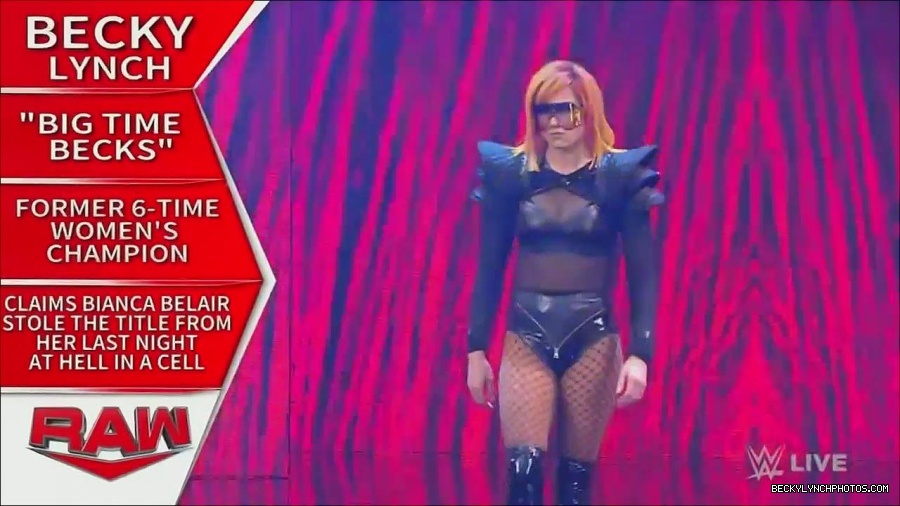 WWE_Monday_Night_Raw_2022_06_06_720p_HDTV_x264-NWCHD_mp4_001387152.jpg