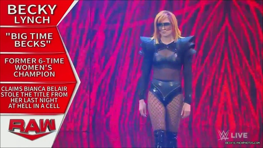 WWE_Monday_Night_Raw_2022_06_06_720p_HDTV_x264-NWCHD_mp4_001387553.jpg