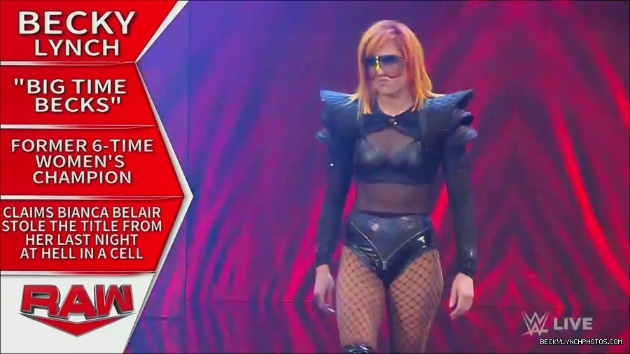 WWE_Monday_Night_Raw_2022_06_06_720p_HDTV_x264-NWCHD_mp4_001389955.jpg