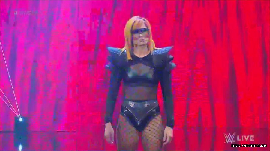 WWE_Monday_Night_Raw_2022_06_06_720p_HDTV_x264-NWCHD_mp4_001393959.jpg