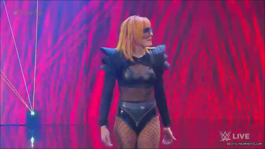 WWE_Monday_Night_Raw_2022_06_06_720p_HDTV_x264-NWCHD_mp4_001397963.jpg