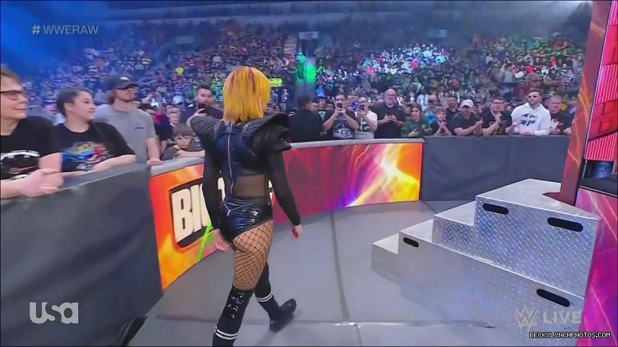 WWE_Monday_Night_Raw_2022_06_06_720p_HDTV_x264-NWCHD_mp4_001415180.jpg