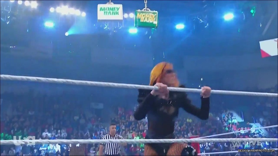 WWE_Monday_Night_Raw_2022_06_06_720p_HDTV_x264-NWCHD_mp4_001430395.jpg