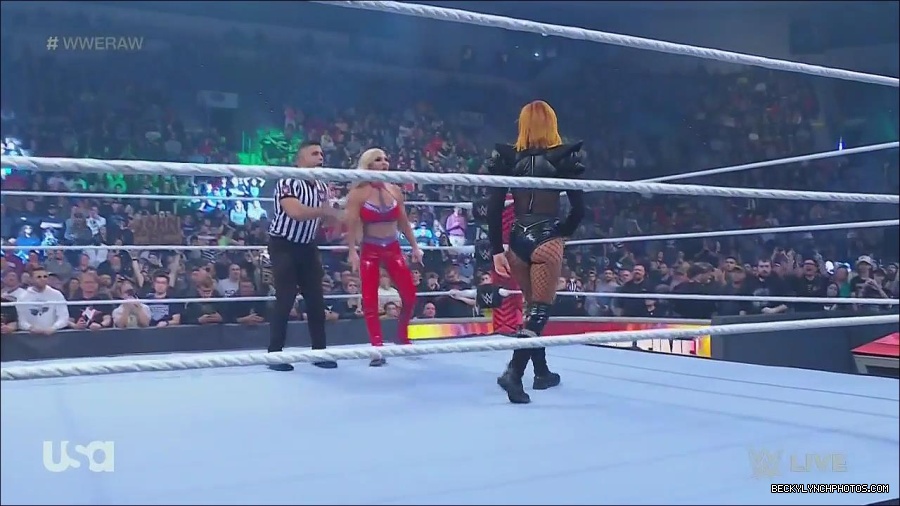 WWE_Monday_Night_Raw_2022_06_06_720p_HDTV_x264-NWCHD_mp4_001431997.jpg