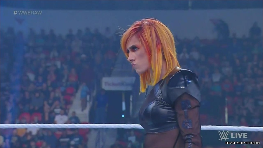 WWE_Monday_Night_Raw_2022_06_06_720p_HDTV_x264-NWCHD_mp4_001518450.jpg