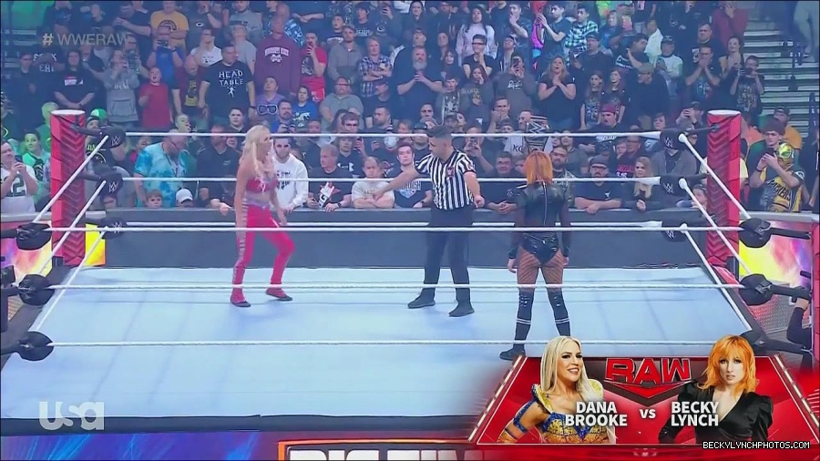 WWE_Monday_Night_Raw_2022_06_06_720p_HDTV_x264-NWCHD_mp4_001522054.jpg