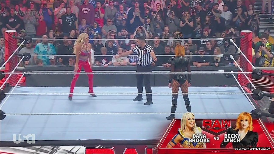 WWE_Monday_Night_Raw_2022_06_06_720p_HDTV_x264-NWCHD_mp4_001524056.jpg
