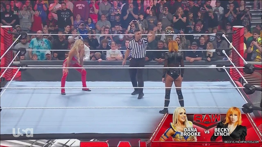 WWE_Monday_Night_Raw_2022_06_06_720p_HDTV_x264-NWCHD_mp4_001524856.jpg