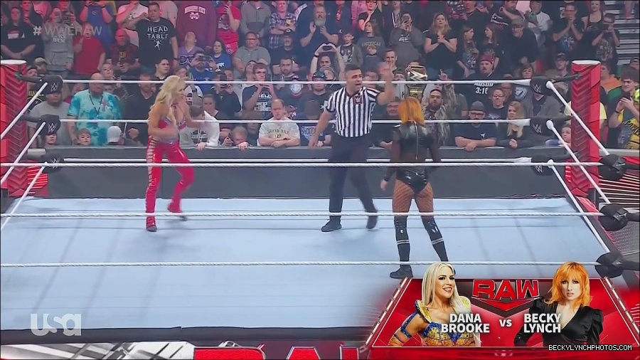WWE_Monday_Night_Raw_2022_06_06_720p_HDTV_x264-NWCHD_mp4_001525257.jpg