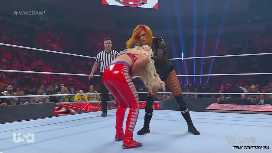 WWE_Monday_Night_Raw_2022_06_06_720p_HDTV_x264-NWCHD_mp4_001527659.jpg
