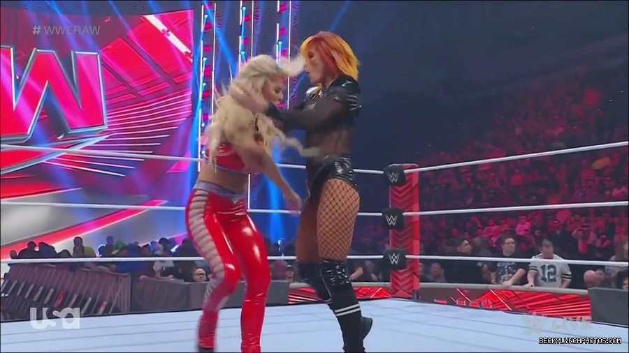 WWE_Monday_Night_Raw_2022_06_06_720p_HDTV_x264-NWCHD_mp4_001529661.jpg