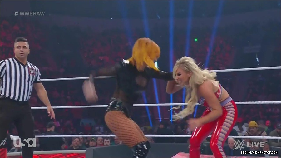 WWE_Monday_Night_Raw_2022_06_06_720p_HDTV_x264-NWCHD_mp4_001532464.jpg