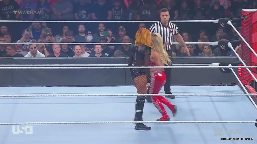 WWE_Monday_Night_Raw_2022_06_06_720p_HDTV_x264-NWCHD_mp4_001533665.jpg