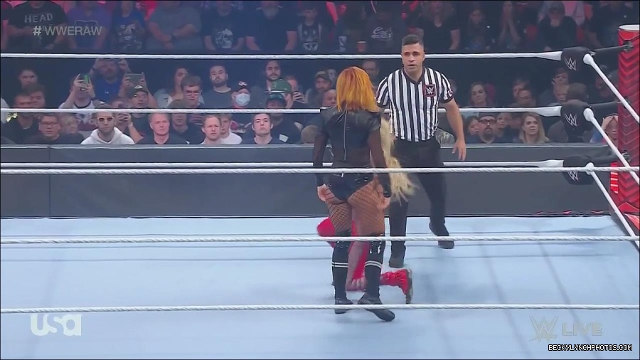 WWE_Monday_Night_Raw_2022_06_06_720p_HDTV_x264-NWCHD_mp4_001534066.jpg
