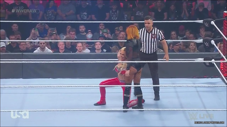 WWE_Monday_Night_Raw_2022_06_06_720p_HDTV_x264-NWCHD_mp4_001534866.jpg
