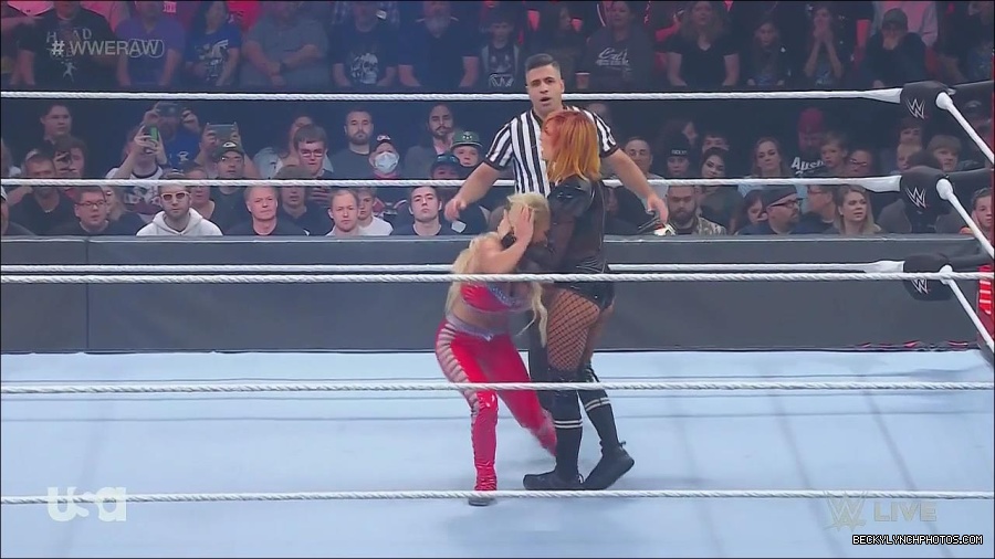 WWE_Monday_Night_Raw_2022_06_06_720p_HDTV_x264-NWCHD_mp4_001535667.jpg